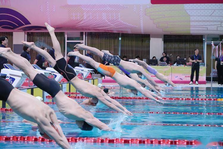 包含全国游泳锦标赛,水中角逐展现实力的词条 包含全国游泳锦标赛,水中角逐展现实力的词条